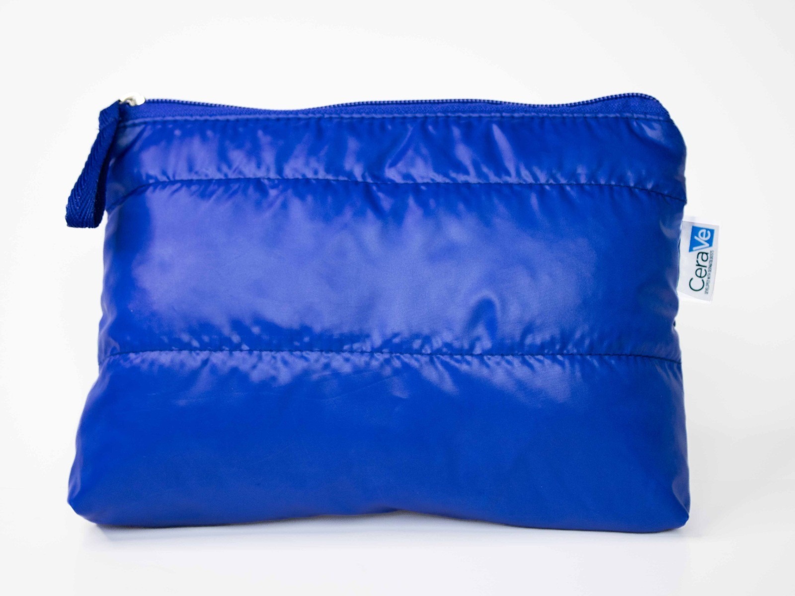 BONI: NECESER AZUL CERAVE 2